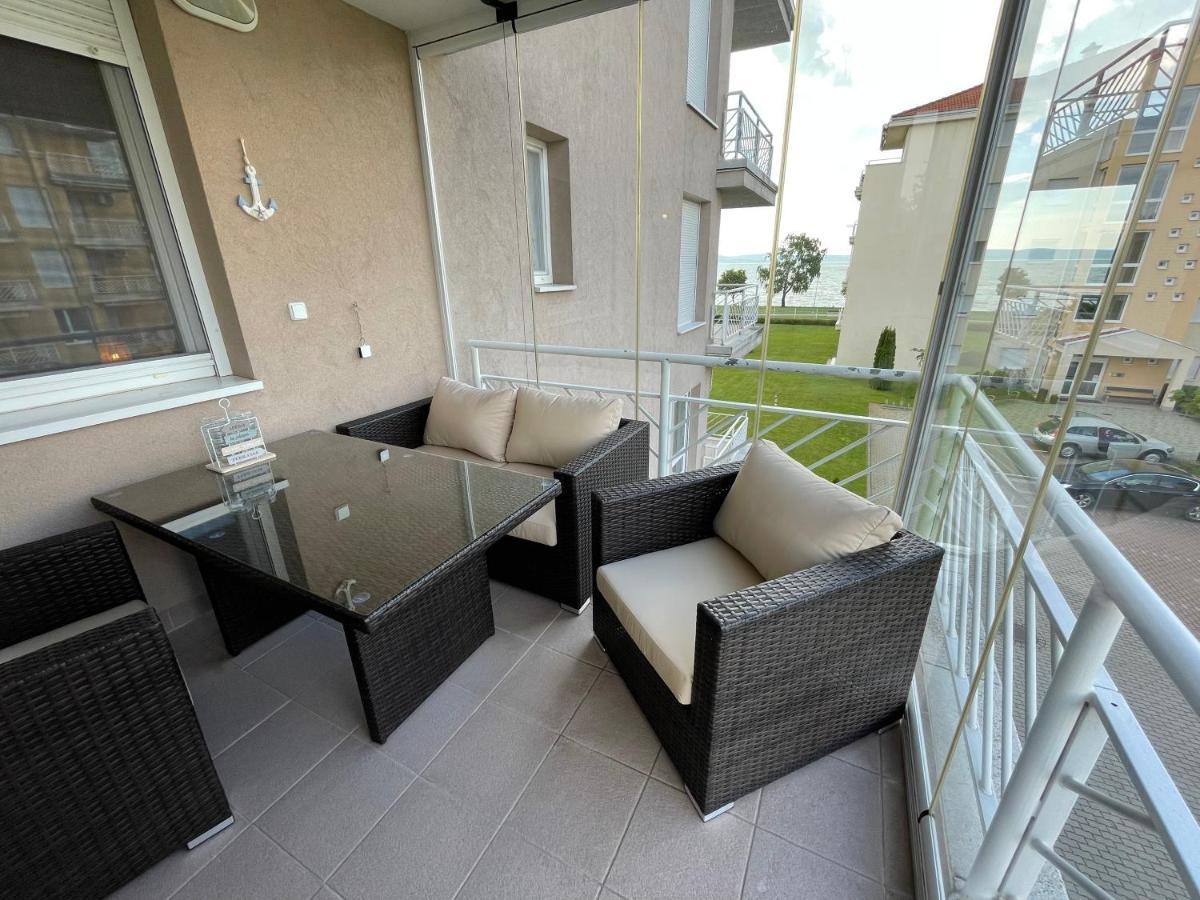 Siofoki Vizparti Nyaralo - Lakeside Apartment Exterior foto