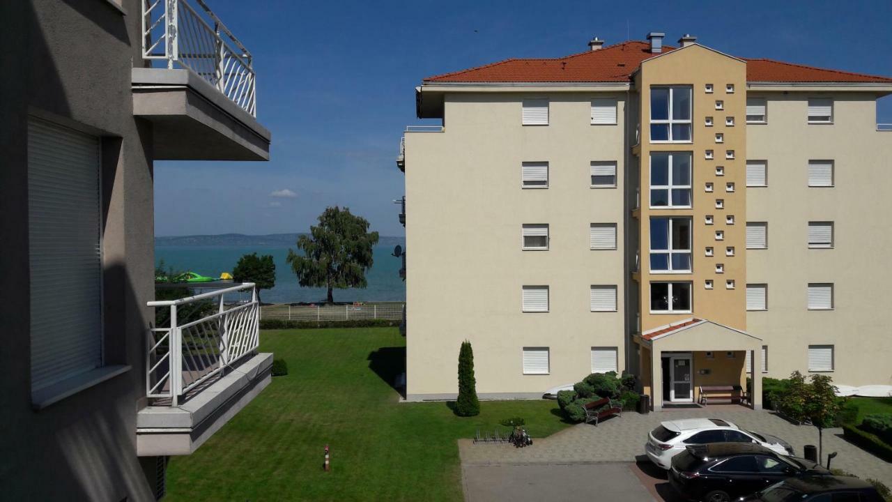 Siofoki Vizparti Nyaralo - Lakeside Apartment Exterior foto
